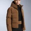 Veste matelassée en satin 80 % duvet et 20 % plumes Minardi Piume Ski, résistante à l’eau Veste matelassée en satin 80 % duvet et 20 % plumes Minardi Piume Ski, résistante à l’eau