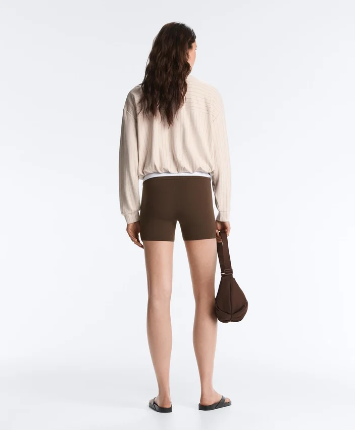 Veste rayée à ourlet bouffant Veste rayée à ourlet bouffant