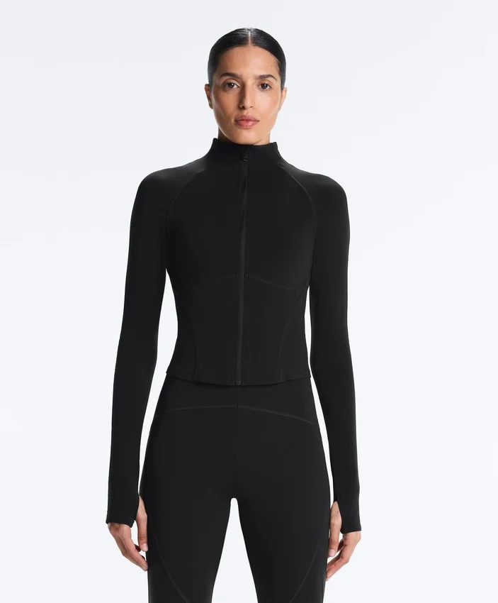 Veste technique légère et chaude avec coutures Veste technique légère et chaude avec coutures