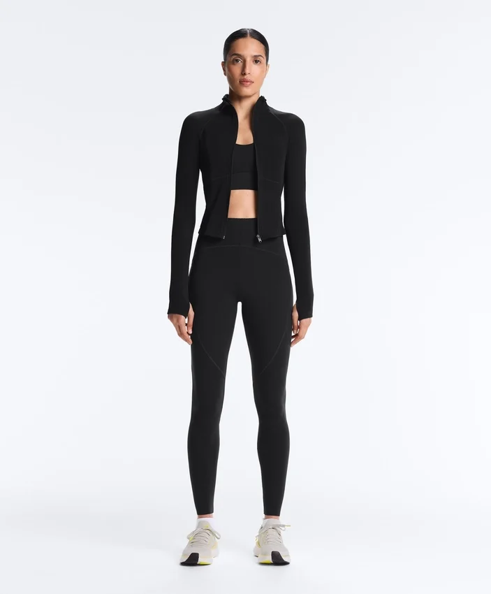 Veste technique légère et chaude avec coutures Veste technique légère et chaude avec coutures