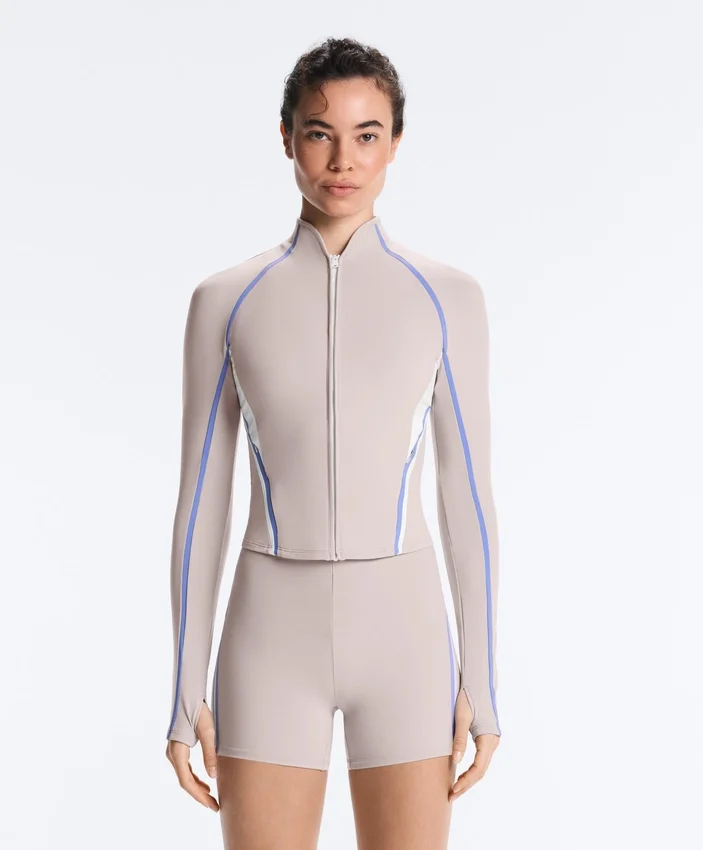 Veste technique légère et chaude à contraste Veste technique légère et chaude à contraste