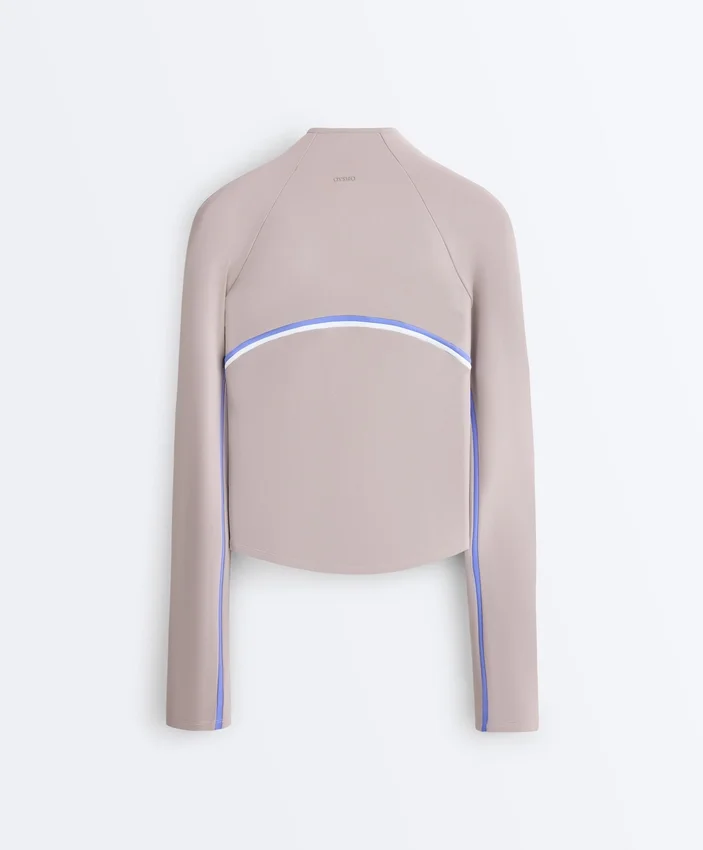 Veste technique légère et chaude à contraste Veste technique légère et chaude à contraste