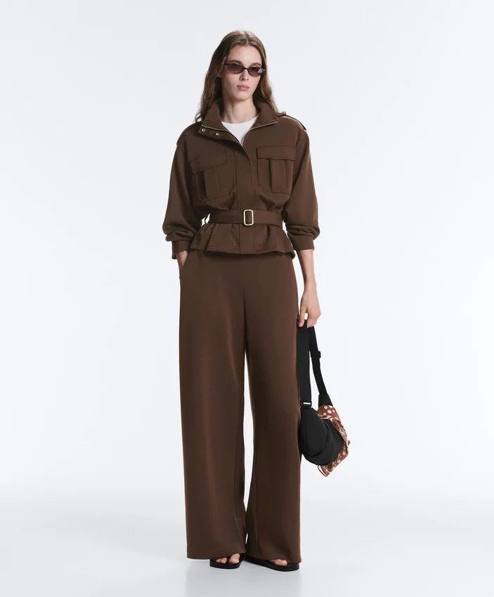 Veste utilitaire courte en piqué avec ceinture Veste utilitaire courte en piqué avec ceinture