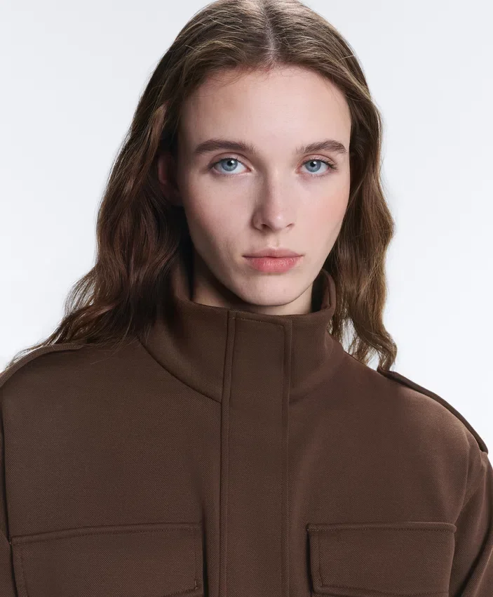 Veste utilitaire courte en piqué avec ceinture Veste utilitaire courte en piqué avec ceinture
