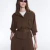 Veste utilitaire courte en piqué avec ceinture Veste utilitaire courte en piqué avec ceinture