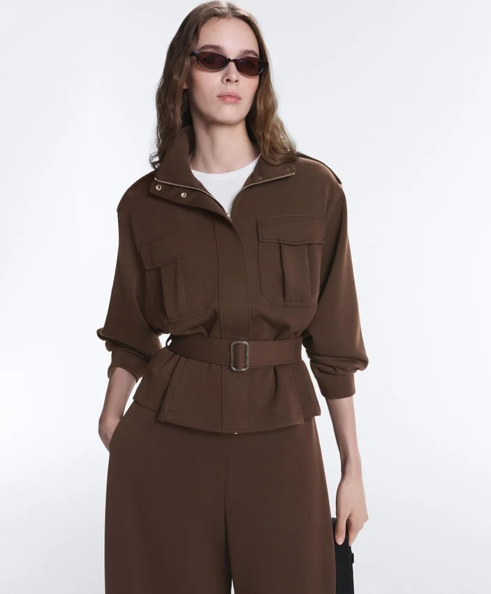 Veste utilitaire courte en piqué avec ceinture Veste utilitaire courte en piqué avec ceinture